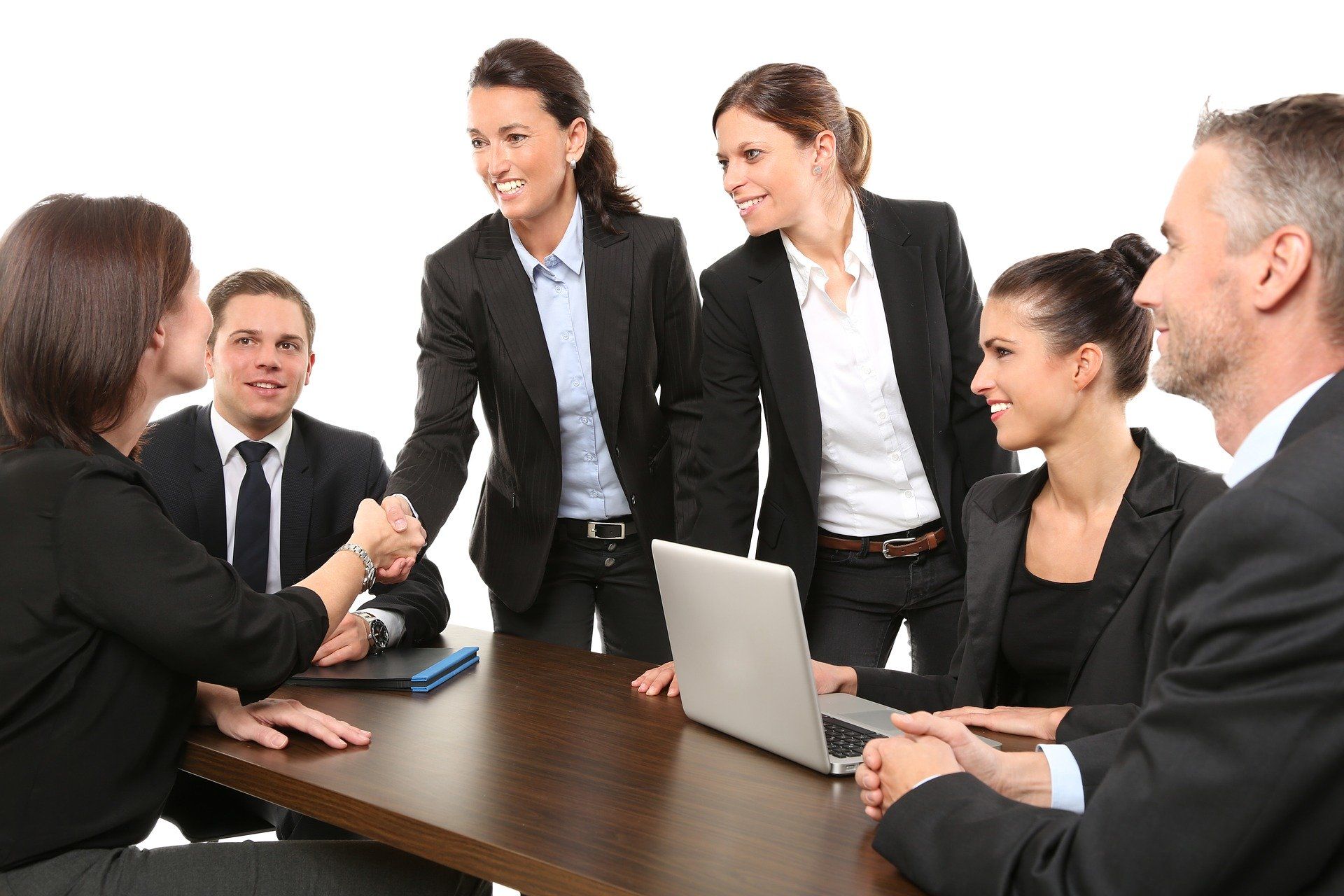5 Advantages of Using an Insurance Broker